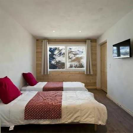 In Les Menuires By Les Trois Vallees Chalet